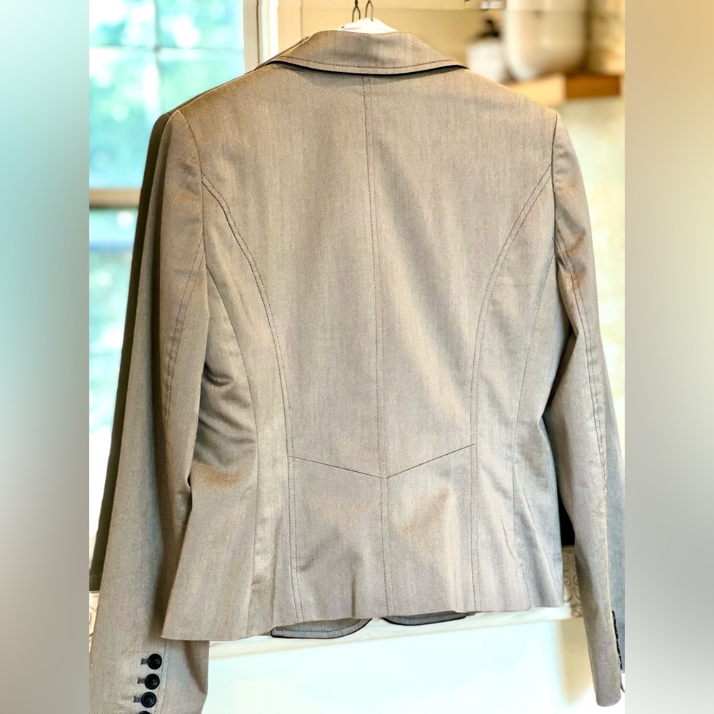 Ann Taylor Loft Suit Set - Blazer & Skirt - Gray w/ Black Details - Size 6 - Picture 6 of 6